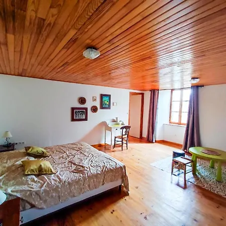 Apartment Gite De Location De Vacance - St-flour - 6-8 Personnes Dans Le Cantal