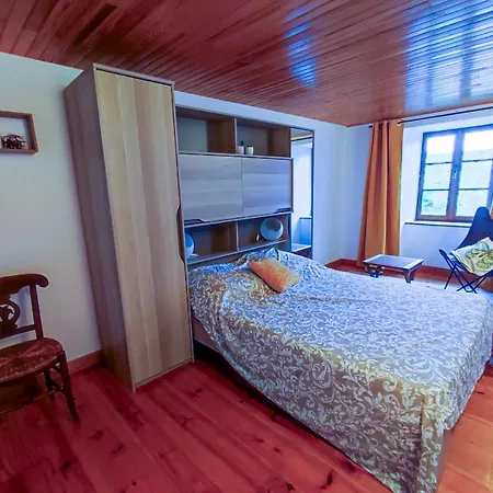 Gite De Location De Vacance - St-flour - 6-8 Personnes Dans Le Cantal Apartment